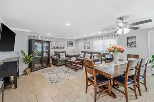 395 N Putnam Ave, Lindenhurst, NY 11757 - Photo 23