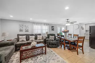 395 N Putnam Ave, Lindenhurst, NY 11757 - Photo 21