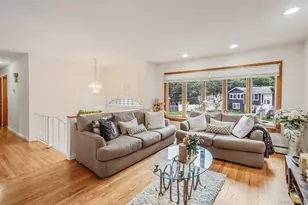 395 N Putnam Ave, Lindenhurst, NY 11757 - Photo 3