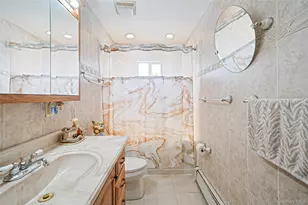 395 N Putnam Ave, Lindenhurst, NY 11757 - Photo 11