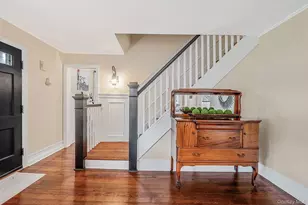 107 Jefferson St, East Islip, NY 11730 - Photo 9