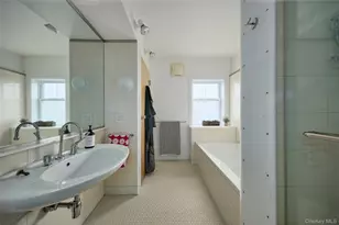 556 State St, Hudson, NY 12534 - Photo 21