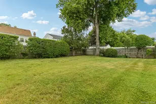 2394 Cedar St, Seaford, NY 11783 - Photo 31