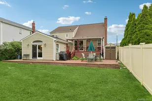 2394 Cedar St, Seaford, NY 11783 - Photo 33