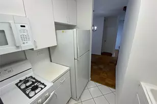 269-10 Grand Central Pkwy, Floral Park, NY 11005 - Photo 9