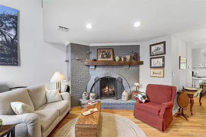 6 Village Cove, Warwick, NY 10990 - Photo 3