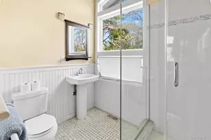 197 2 Holes Water Rd, East Hampton, NY 11937 - Photo 17