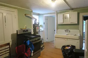 27 Carter St, Newburgh, NY 12550 - Photo 7