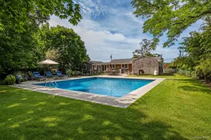27 West Side Ave, East Quogue, NY 11942 - Photo 17