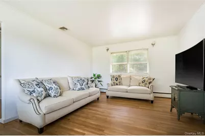 27 West Side Avenue, East Quogue, NY 11942 - Photo 7