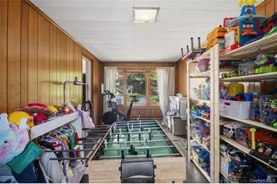 222 Carol Avenue #Right Side, Pelham, NY 10803 - Photo 11