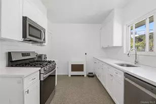 222 Carol Ave, Pelham, NY 10803 - Photo 3