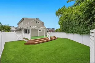 2 Briggs St, Hicksville, NY 11801 - Photo 23