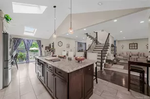 206 N 7th St, Lindenhurst, NY 11757 - Photo 5