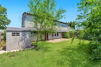 26 Berry Lane, Hicksville, NY 11801 - Photo 23