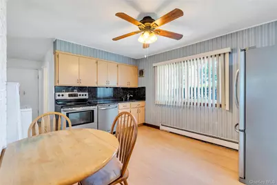 26 Berry Lane, Hicksville, NY 11801 - Photo 5
