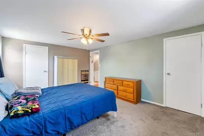 26 Berry Lane, Hicksville, NY 11801 - Photo 15