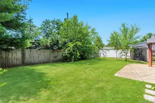 26 Berry Ln, Hicksville, NY 11801 - Photo 21