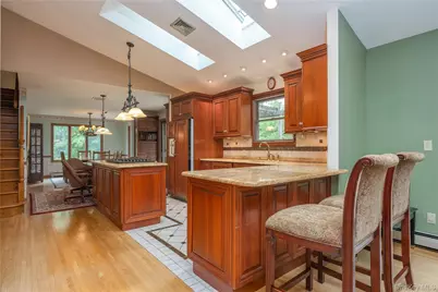268 W Central Avenue, Pearl River, NY 10965 - Photo 5