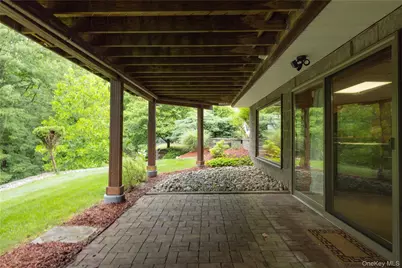 268 W Central Avenue, Pearl River, NY 10965 - Photo 21