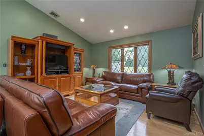 268 W Central Avenue, Pearl River, NY 10965 - Photo 11