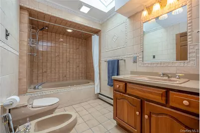 268 W Central Avenue, Pearl River, NY 10965 - Photo 15