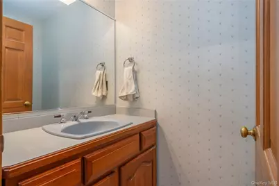268 W Central Avenue, Pearl River, NY 10965 - Photo 13