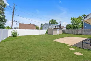 5 Trumpet Ln, Levittown, NY 11756 - Photo 13