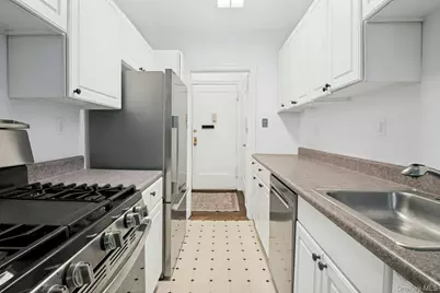 1273 North Avenue #Entry 8, Apt 2F, New Rochelle, NY 10804 - Photo 7