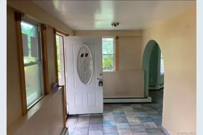 40 East Avenue, Freeport, NY 11520 - Photo 3
