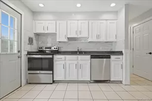 258 Marguerite Ave, Floral Park, NY 11001 - Photo 13