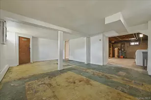 258 Marguerite Ave, Floral Park, NY 11001 - Photo 33