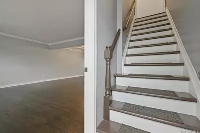 258 Marguerite Avenue, Floral Park, NY 11001 - Photo 3