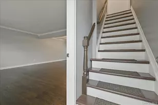 258 Marguerite Ave, Floral Park, NY 11001 - Photo 3