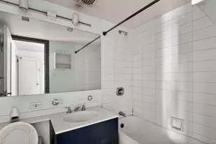 353 W 56th St, New York, NY 10019 - Photo 15