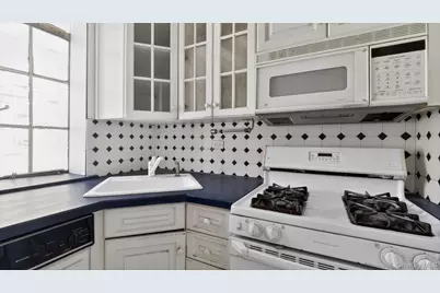 353 W 56th Street #9B, New York, NY 10019 - Photo 11