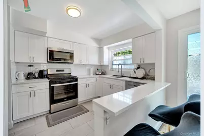 2067 Chatterton Avenue, Bronx, NY 10472 - Photo 9