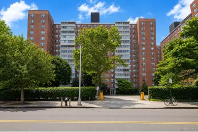 4310 Kissena Boulevard #6B, Flushing, NY 11355 - Photo 1