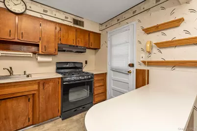 281 Wheeler Avenue #12, Valley Stream, NY 11580 - Photo 9