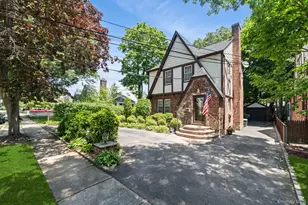 36 Lafayette Ave, Lynbrook, NY 11563 - Photo 3