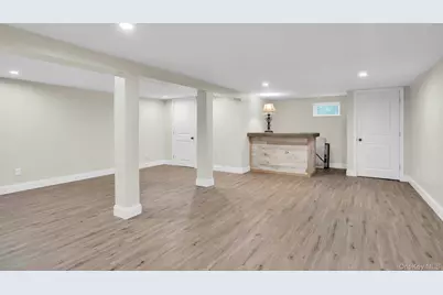 30 Sarina Drive, Commack, NY 11725 - Photo 23