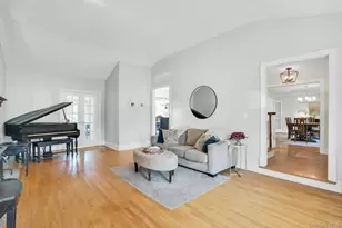 30 Sarina Dr, Commack, NY 11725 - Photo 5
