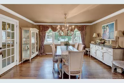 257 Shadybrook Lane, West Islip, NY 11795 - Photo 9