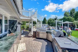 257 Shadybrook Ln, West Islip, NY 11795 - Photo 33