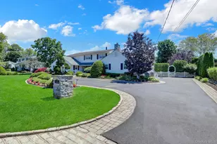 257 Shadybrook Ln, West Islip, NY 11795 - Photo 3