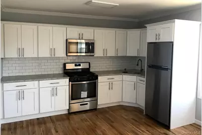 236 W Montauk Highway W #1E, Lindenhurst, NY 11757 - Photo 3