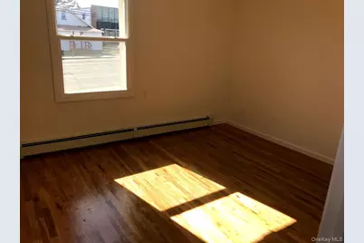 236 W Montauk Highway W #1E, Lindenhurst, NY 11757 - Photo 5