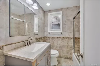374 Rockaway Parkway, Valley Stream, NY 11580 - Photo 21