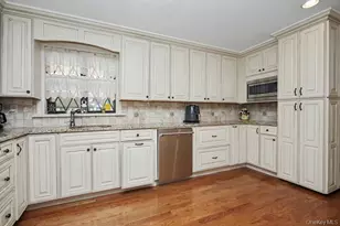 636 Sierra Vista Ln, Valley Cottage, NY 10989 - Photo 13