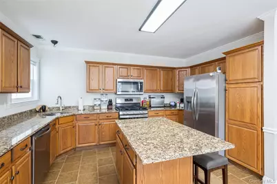 8 Jennifer Lane, Middle Island, NY 11953 - Photo 19